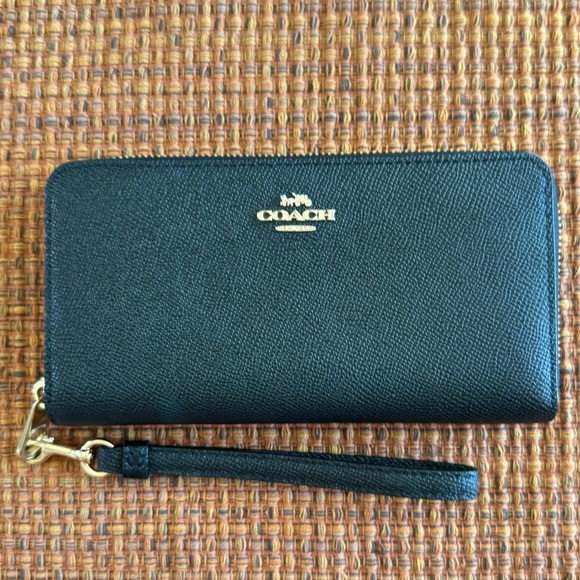 Coach Wallet - Picture 1 of 5